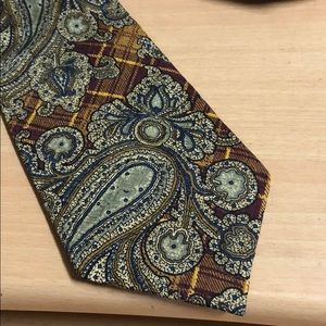 Burberrys men Necktie Tan Paisley 4 x 57